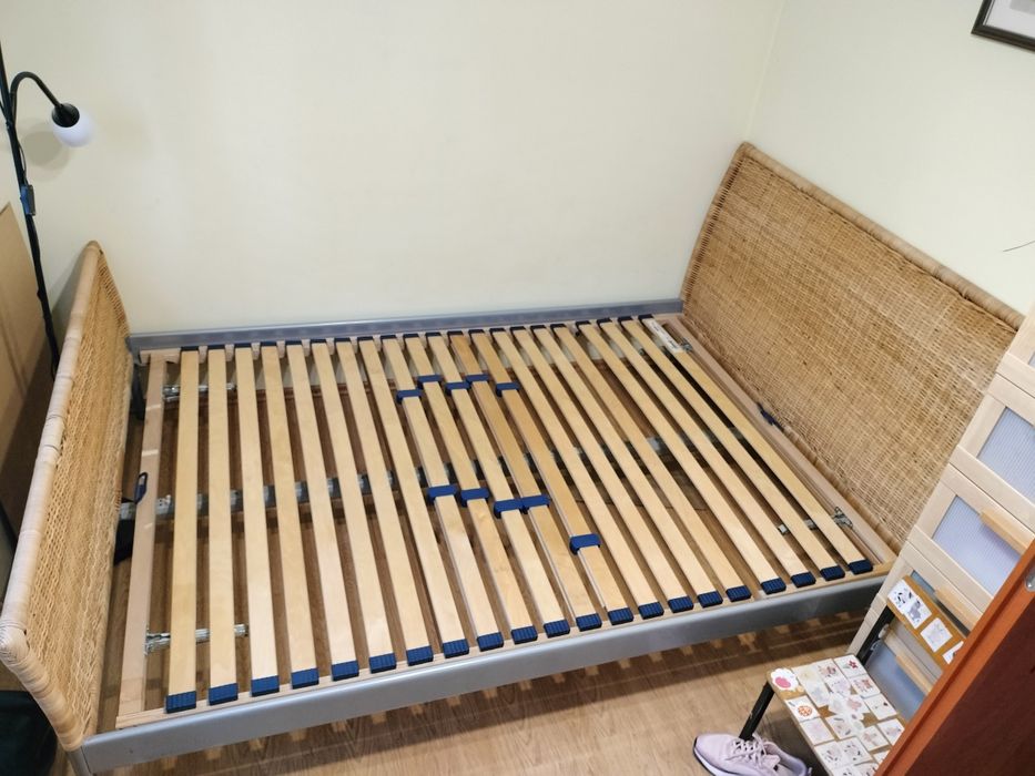 Łóżko 140x200, stelaż, materac