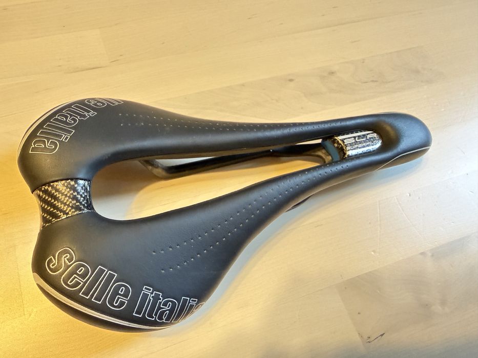 Siodełko szosowe Selle Italia SLR Carbonio Superflow S3