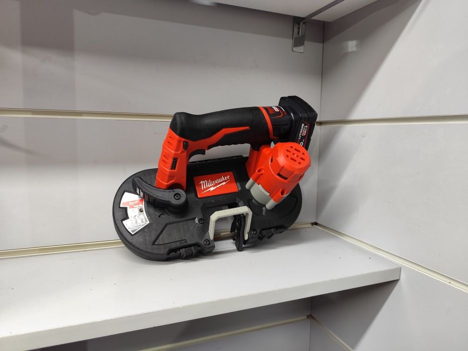 Milwaukee M12 BS стрічкова акумуляторна пила по металу Мілвоке оригіна
