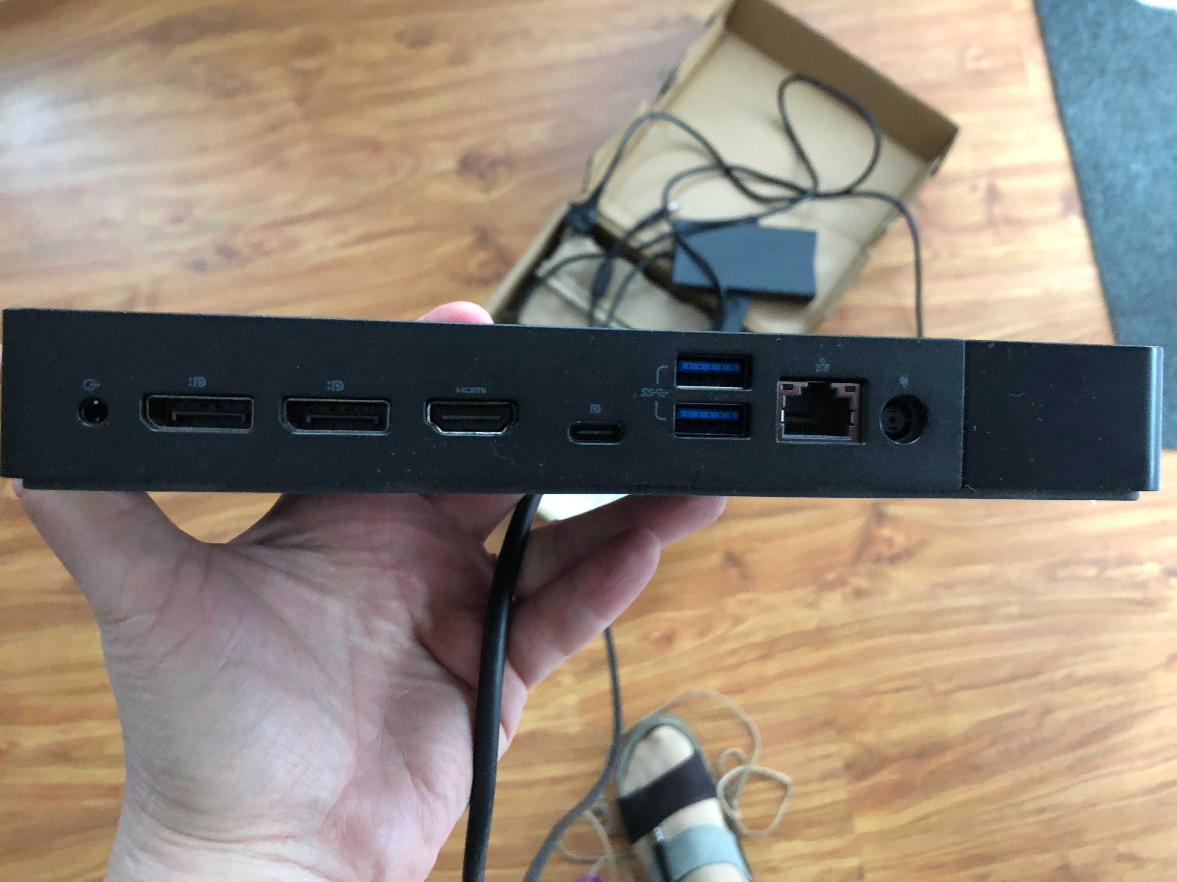 Stacja dokująca Dell WD19 z zasilaczem 130W