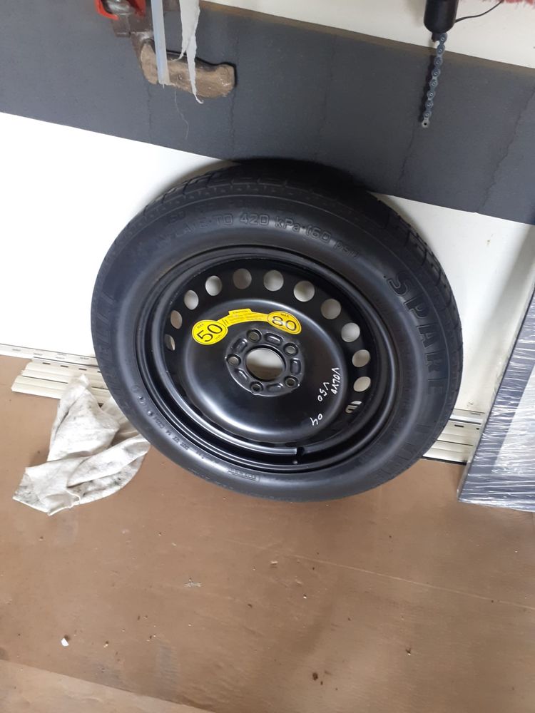 Pneu suplente, medida 5x108R16 fino