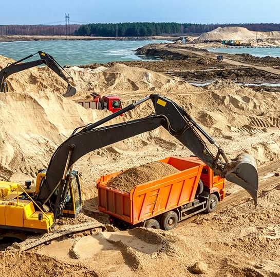 Пісок річковий та яружний.. Щебінь 5-20, 20-40, 40-70 Відсів гранитний