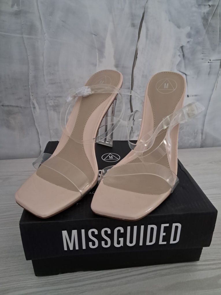Продам босоніжки бренду Misspap, Missguided