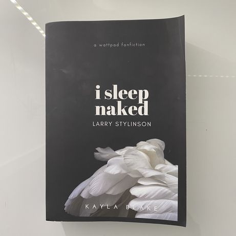 Livro “I Sleep Naked” - a wattpad fanfiction (Larry Stylinson)