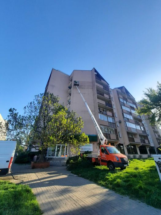 Podnośnik koszowy Legionowo zwyżka, dźwig, wycinka drzew, usługi