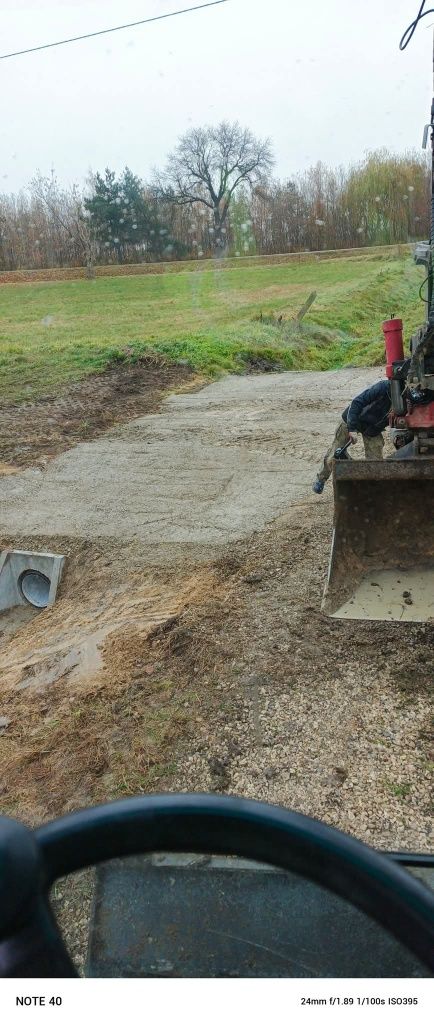 Wyburzenia rozbiórki usługi koparką