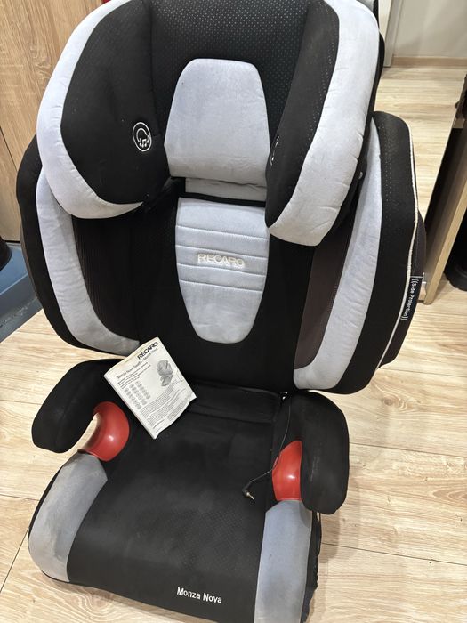 Recaro Monza Nova z glosnikami