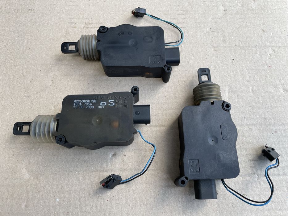 Активатор центральный замок передней двери на VITO-VIANO W 639