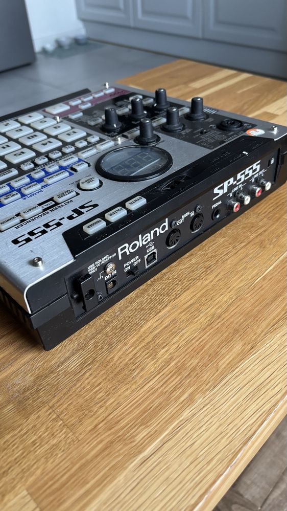 Sampler Roland sp-555