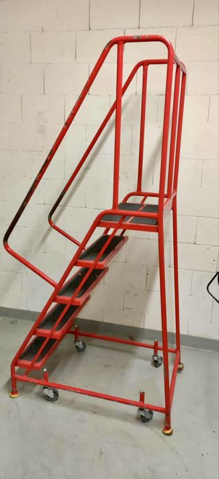 Drabina Platformowa na Kółkach