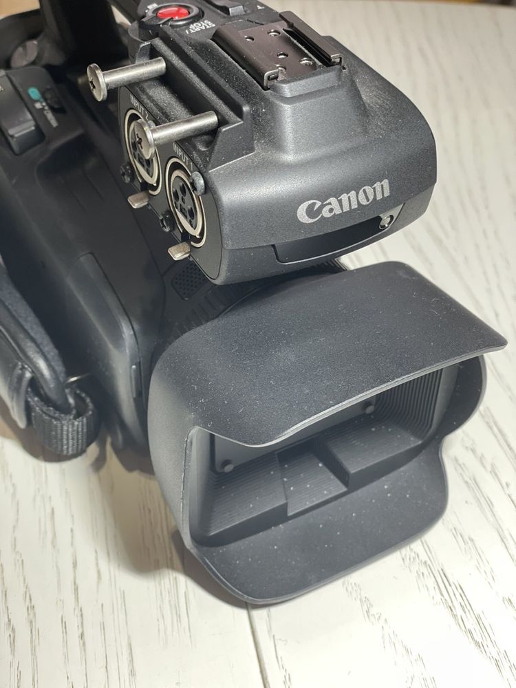 Камера Canon XA35