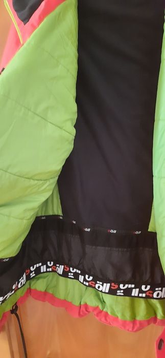 Фирменная куртка с капюшоном. Унисекс