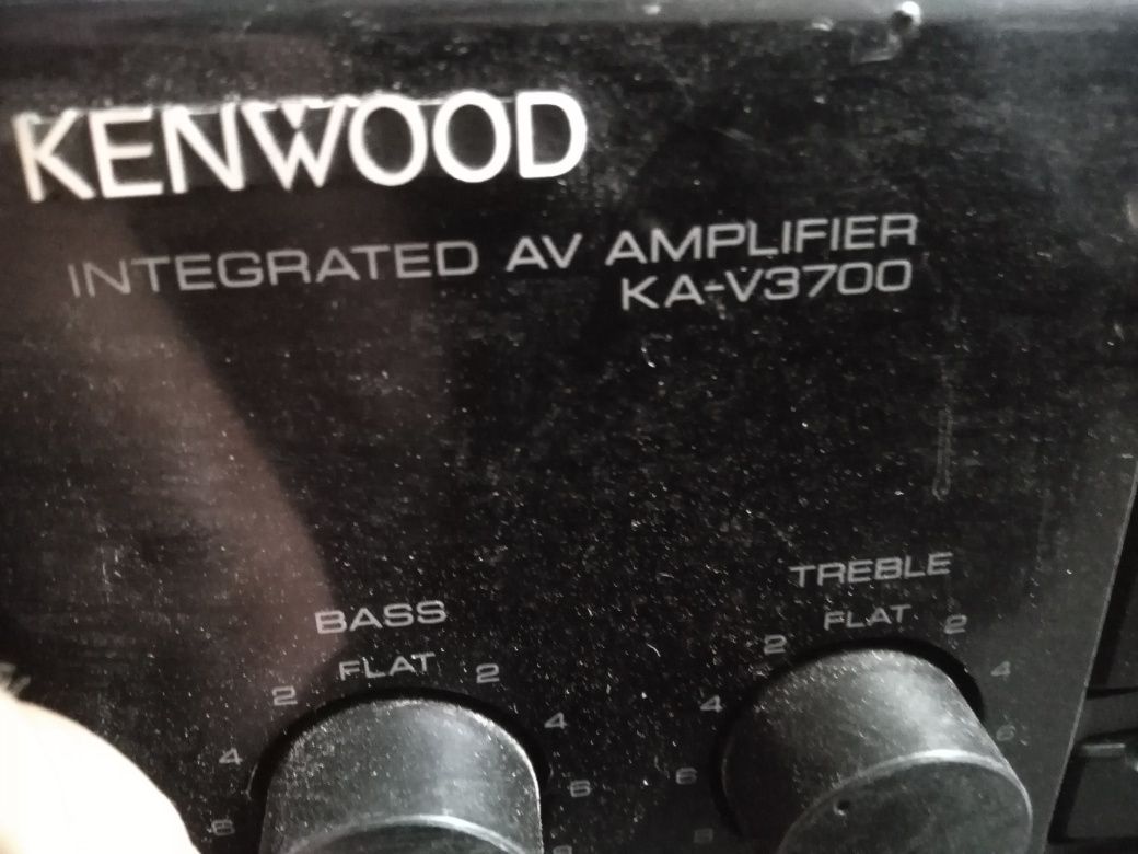 ///////. Amplituner /////