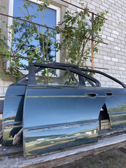 Двери Е 34 БМВ BMW, задний диван тряпка Е 34