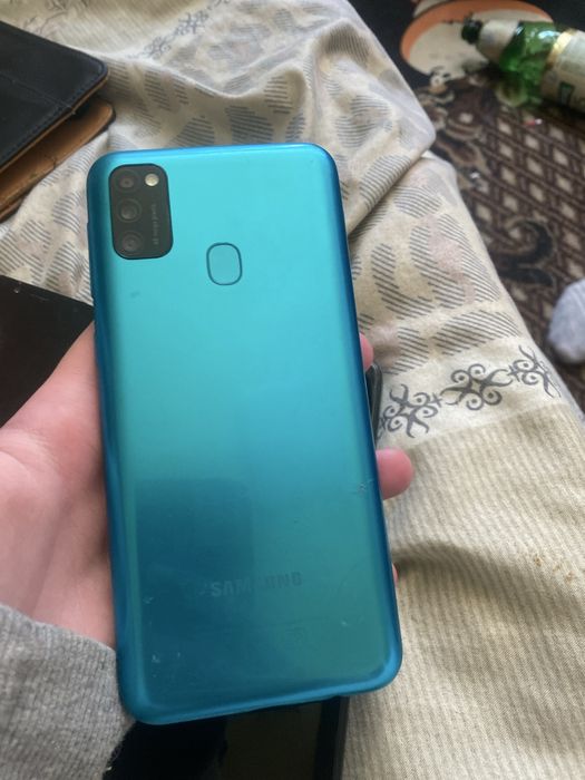 Телефони на запчастини