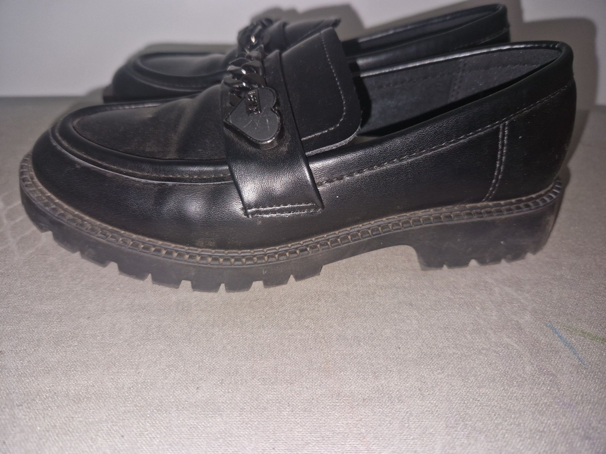 Mokasyny dziewczęce lordsy 32 czarne 20 cm
