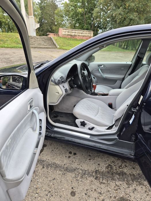 Mercedes Benz W203 2.2 CDI C-class