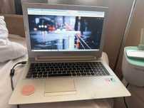 super bialy laptop lenovo