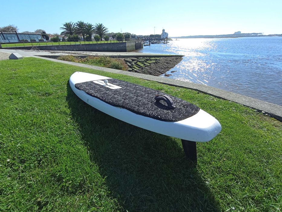 Pranchas de windsurf grandes, com patilhão rebatível e fin