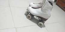 Vendo patins de patinagem