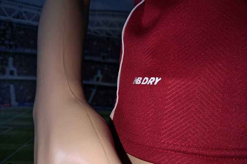 Liverpool F.C. New Balance NBDry 2018-19 home #11 Salah size: XS-28