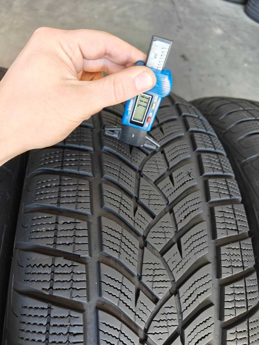 GoodYear Ultragrip Ice R17 265 65 зимові шини добрий стан