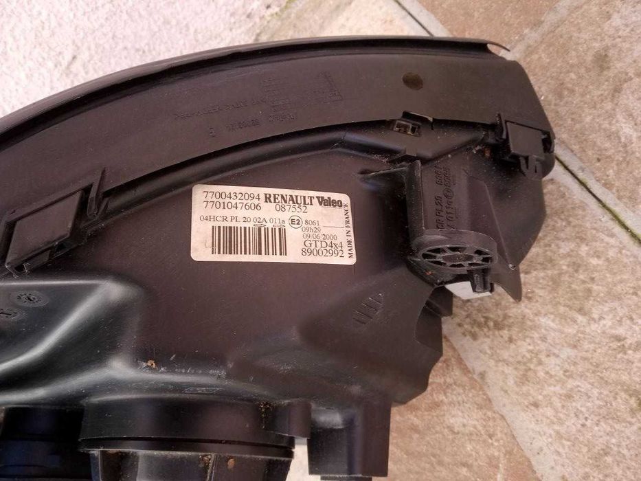 Farol Esquerdo p/Renault Clio da Valeo