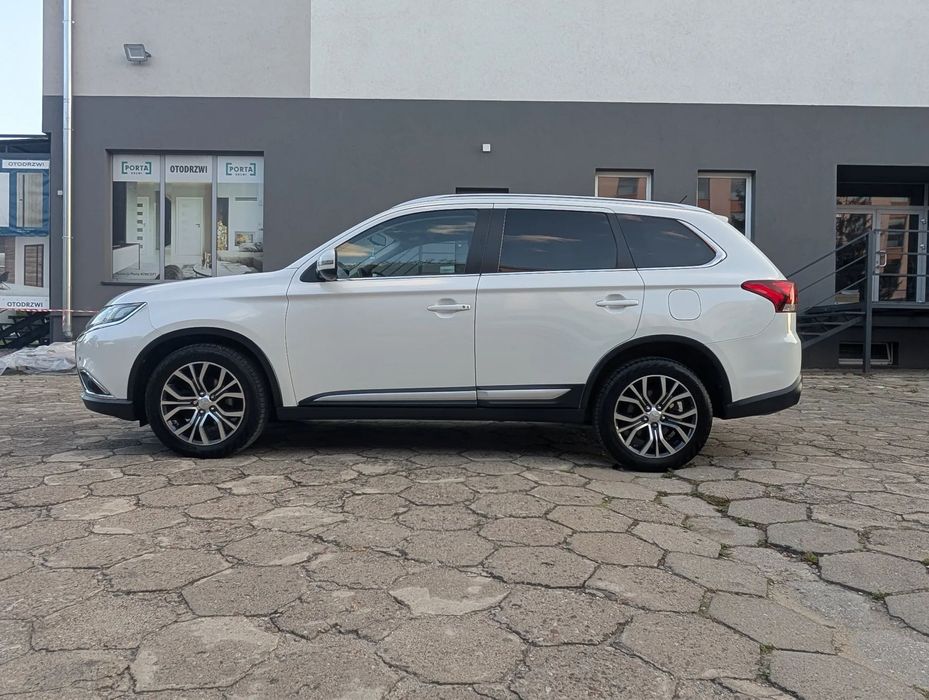 Mitsubishi Outlander Bezwypadkowy, Serwis ASO, Polski salon