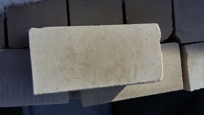 Цегла червона, біла, вогнетривка