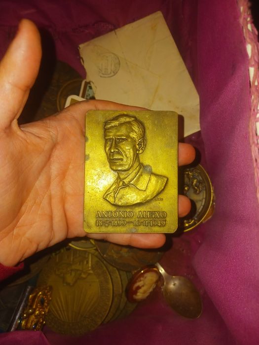 Medalha antiga bom estado
