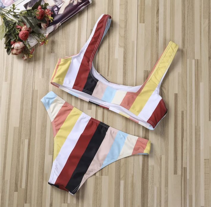 Biquini novo riscas verticais L