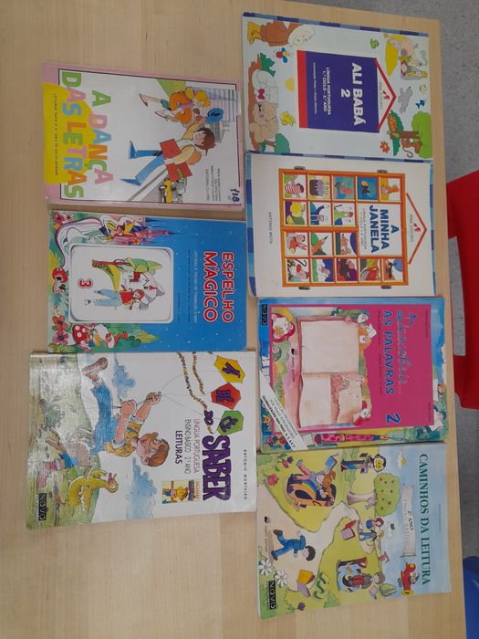 Conjunto de livros antigos de lingua portuguesa ensino básico
