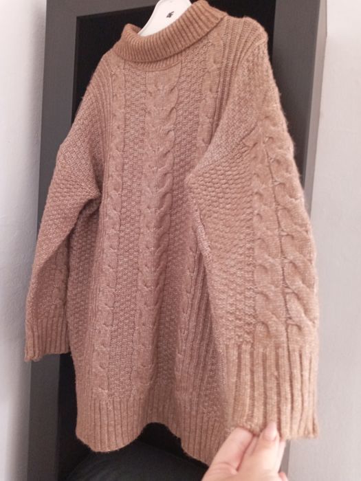 Ładna sweterkowa sukienka beżowo-różowa L