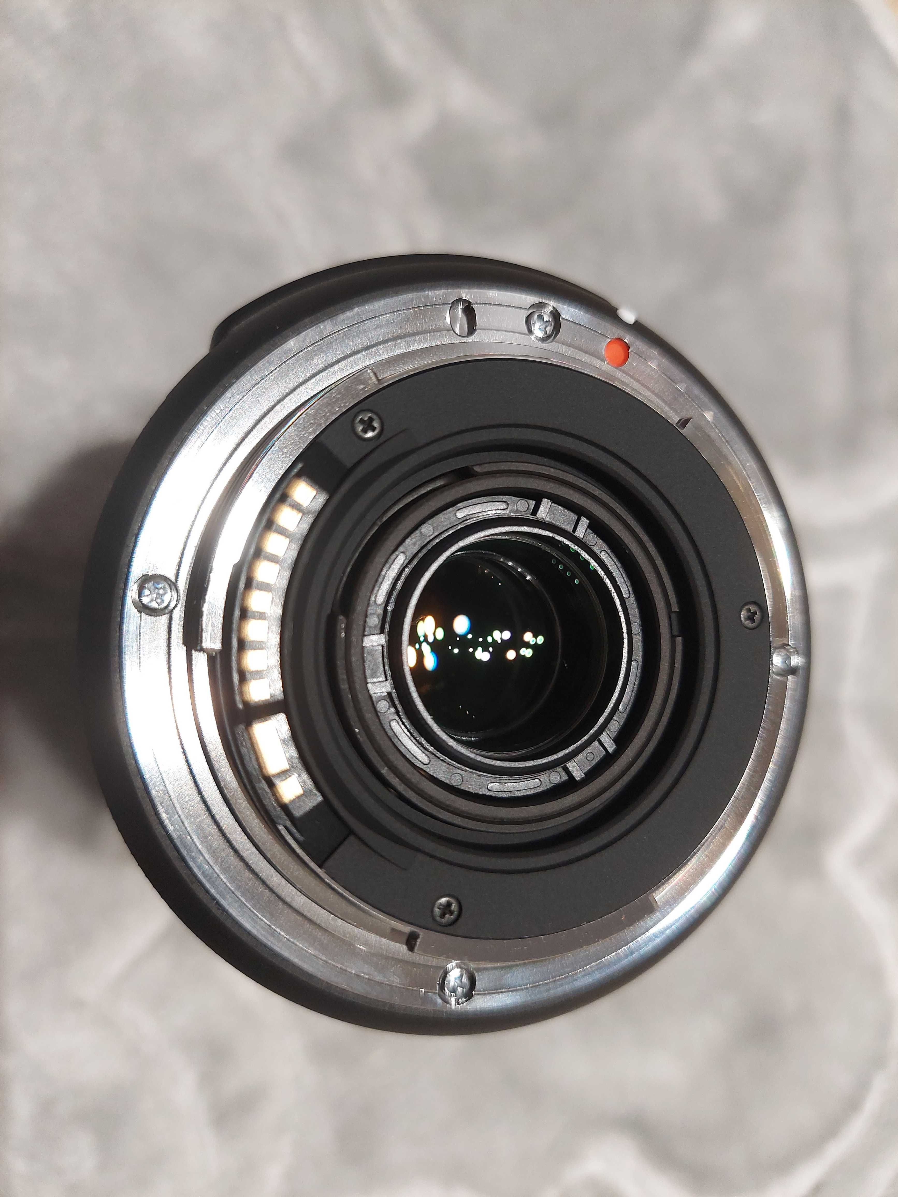 Sigma C 18-300 mm f/3.5-6.3 DC MACRO OS HSM Canon