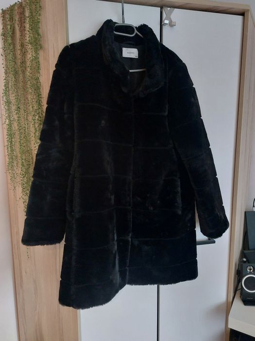 Sztuczne futro kurtka czarna