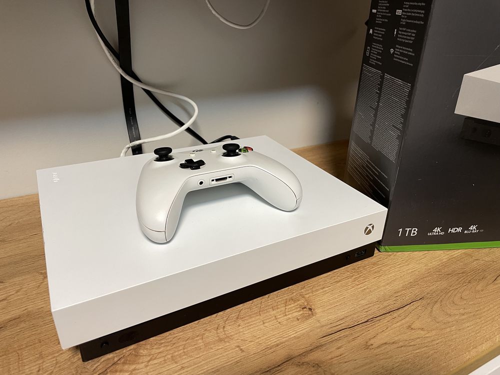 Xbox One X 1 TB White