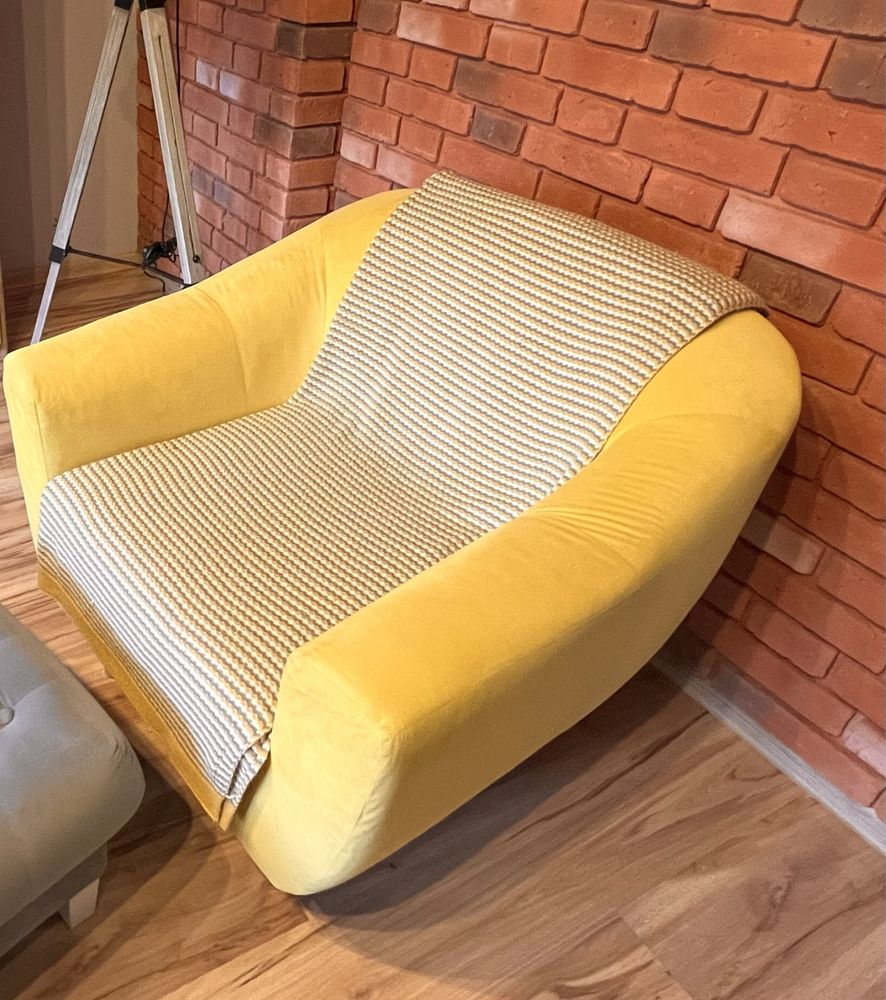 Komplet tapicerowany sofa fotel drewniane nogi okazja