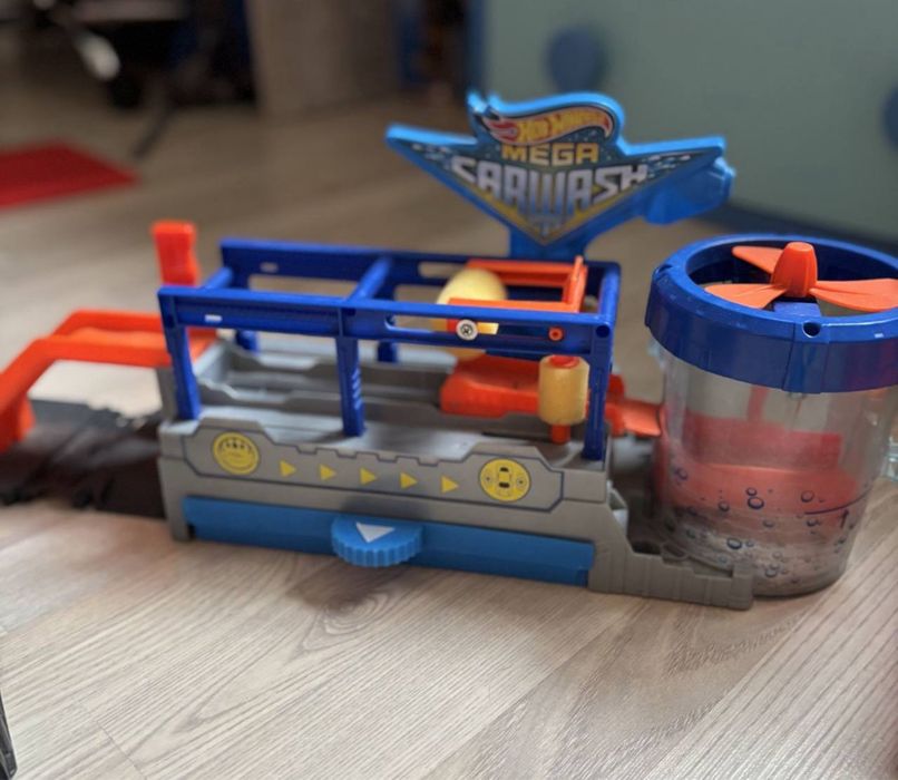 Треки хотвілс hot wheels