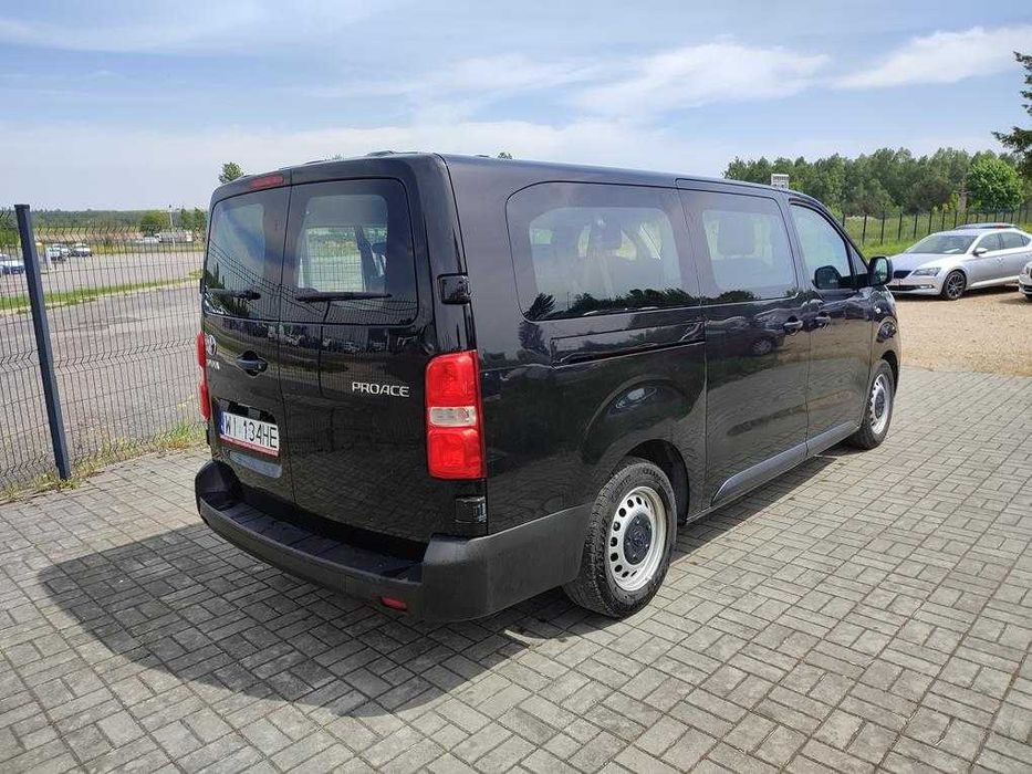 Wynajem Peugeot Traveller LONG 9 osób Toyota Proace LONG 9 osób