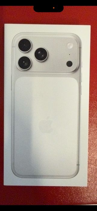 Iphone 17 pro Silver ( prata)  /. Laranja selado