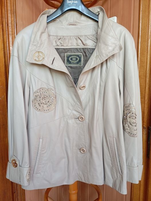 Жіноча шкіряна куртка (лайка)