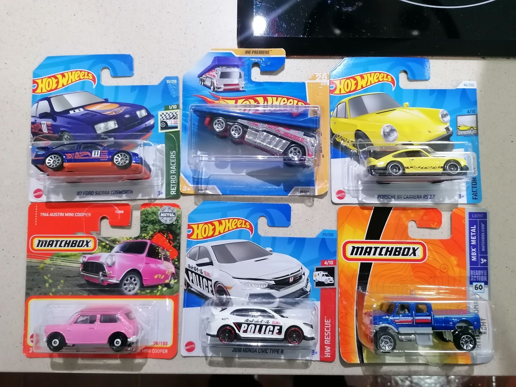 Hot Wheels e Matchbox vários modelos