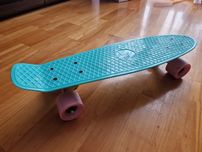 Deskorolka jak nowa 56cm