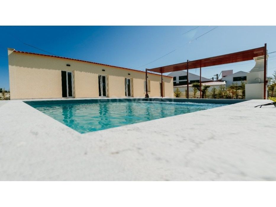 Moradia terrea totalmente remodelada em Pêro Pinheiro