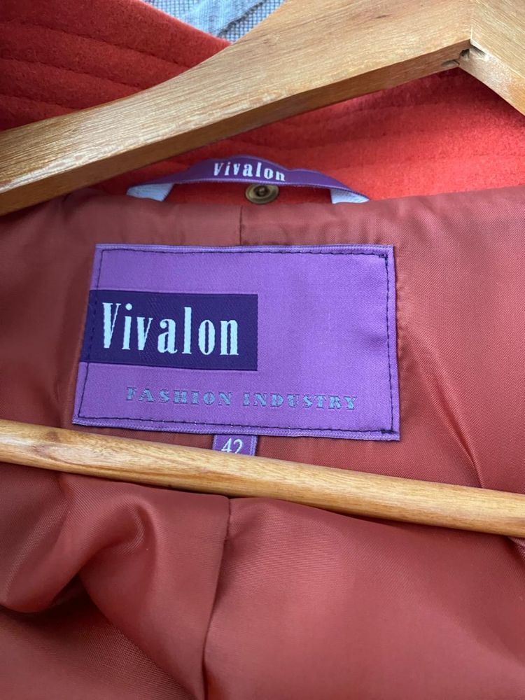 Пальто з шерсті Vivalon в стаеі нового