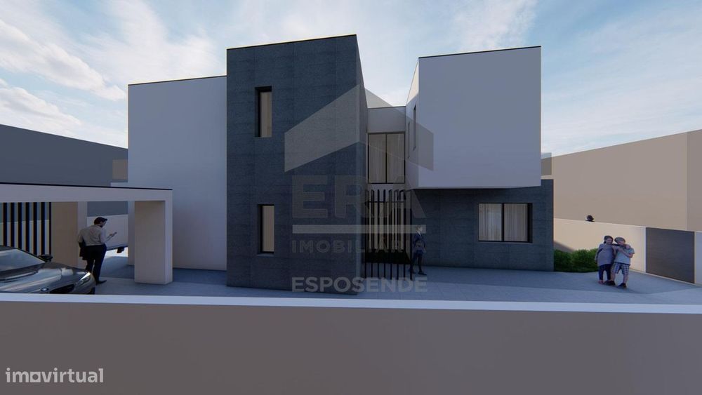 Moradia com piscina em construção  nas Marinhas