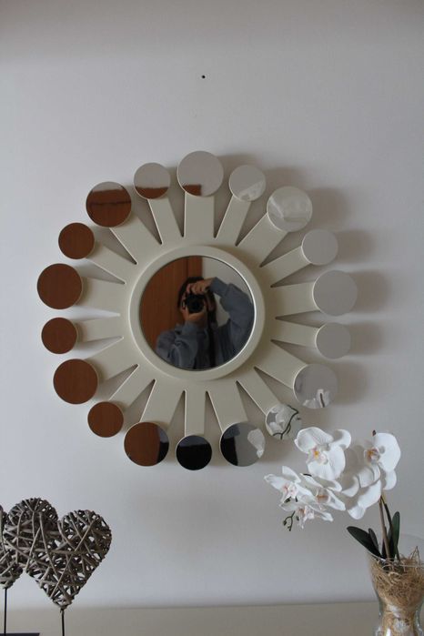 Espelho decorativo em formato de sol