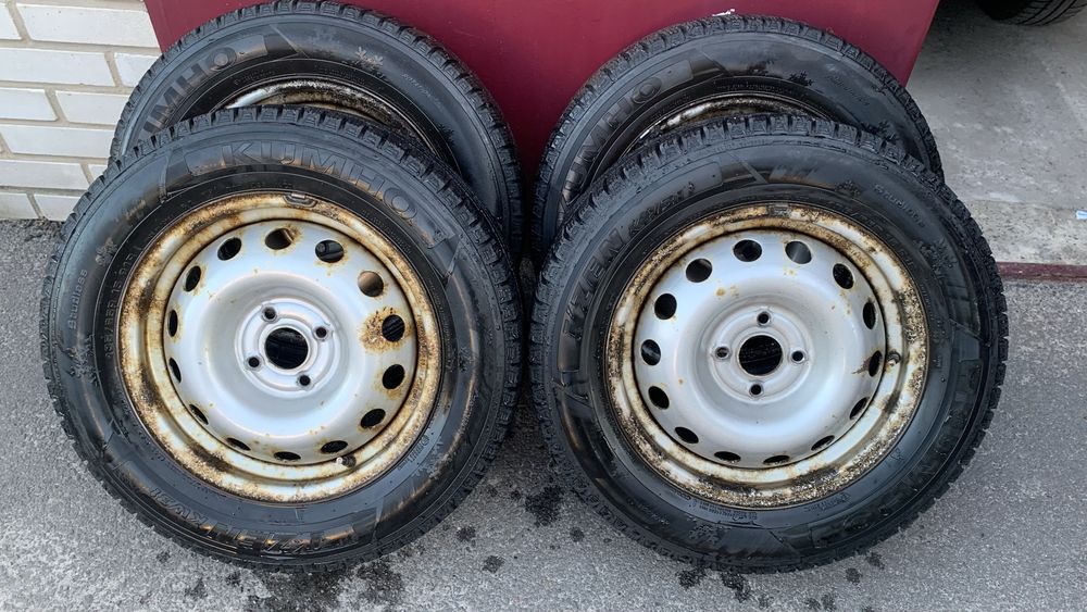 Зимові шини на дисках Kumho i’zen kw 31 195/65  r15