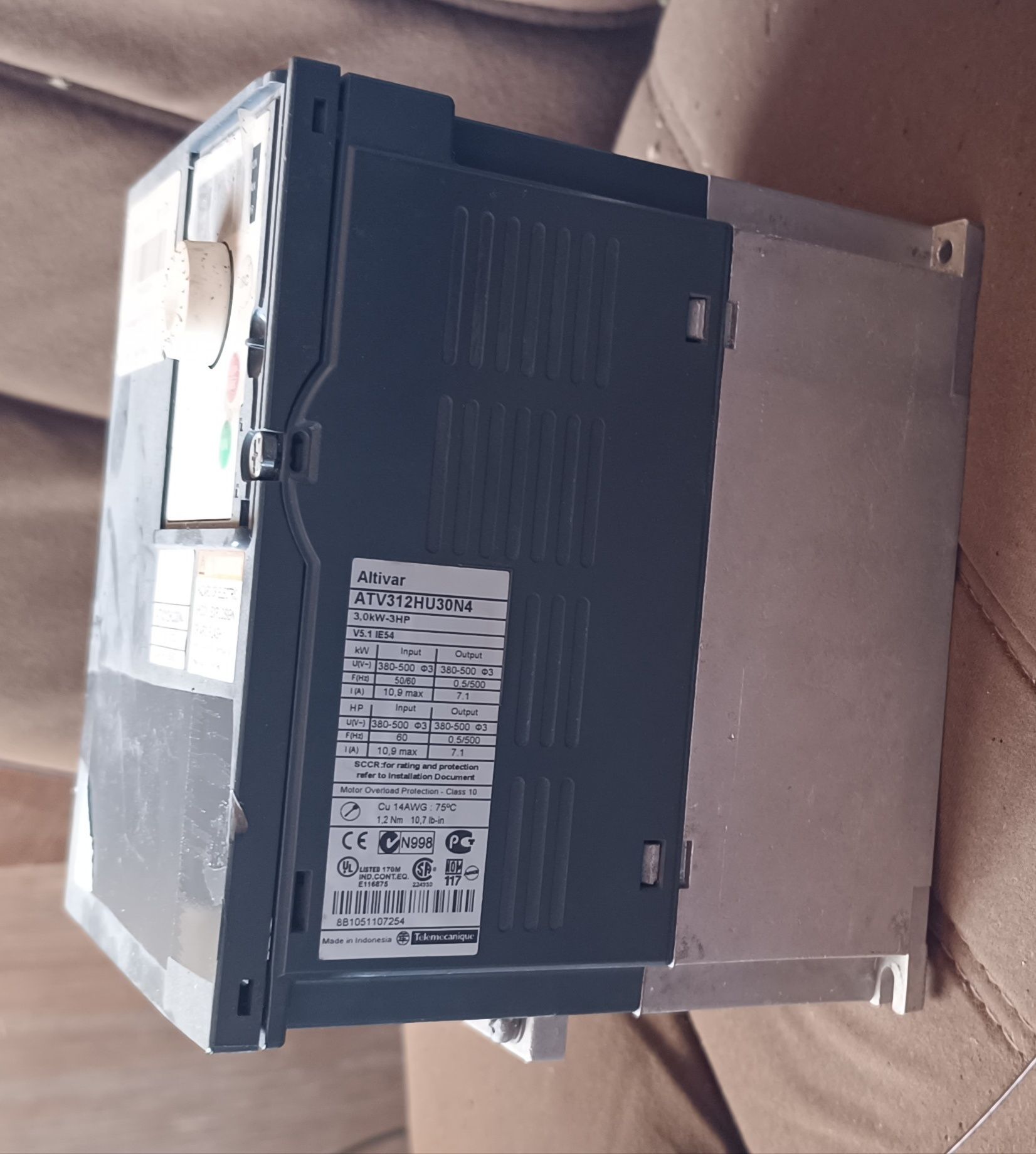 Частотний перетворювач altivar 312 AT312HU30N4