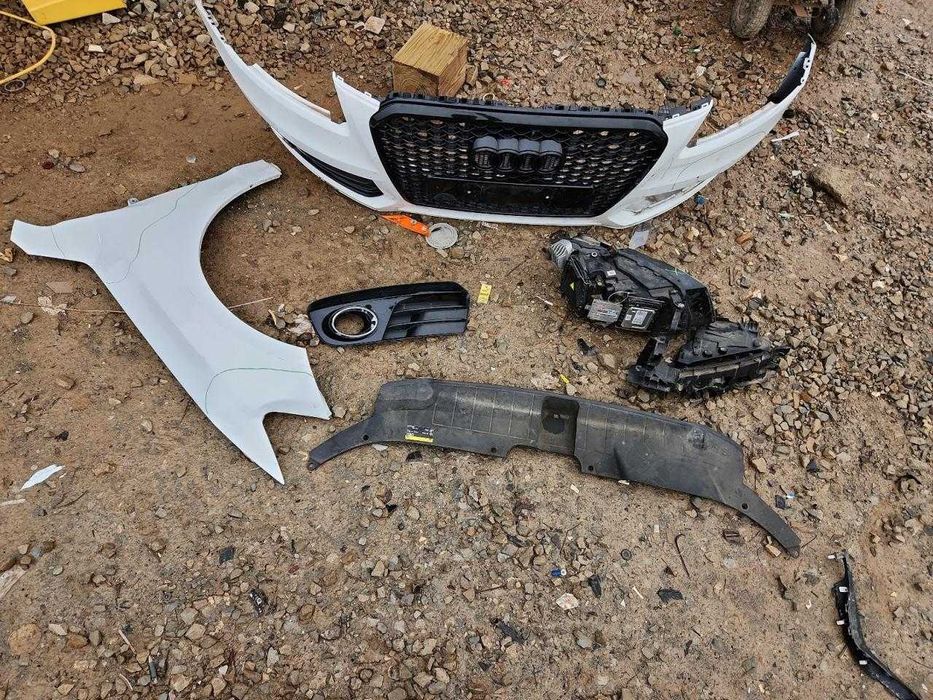 ауді  Q5 2015 авто в дорозі